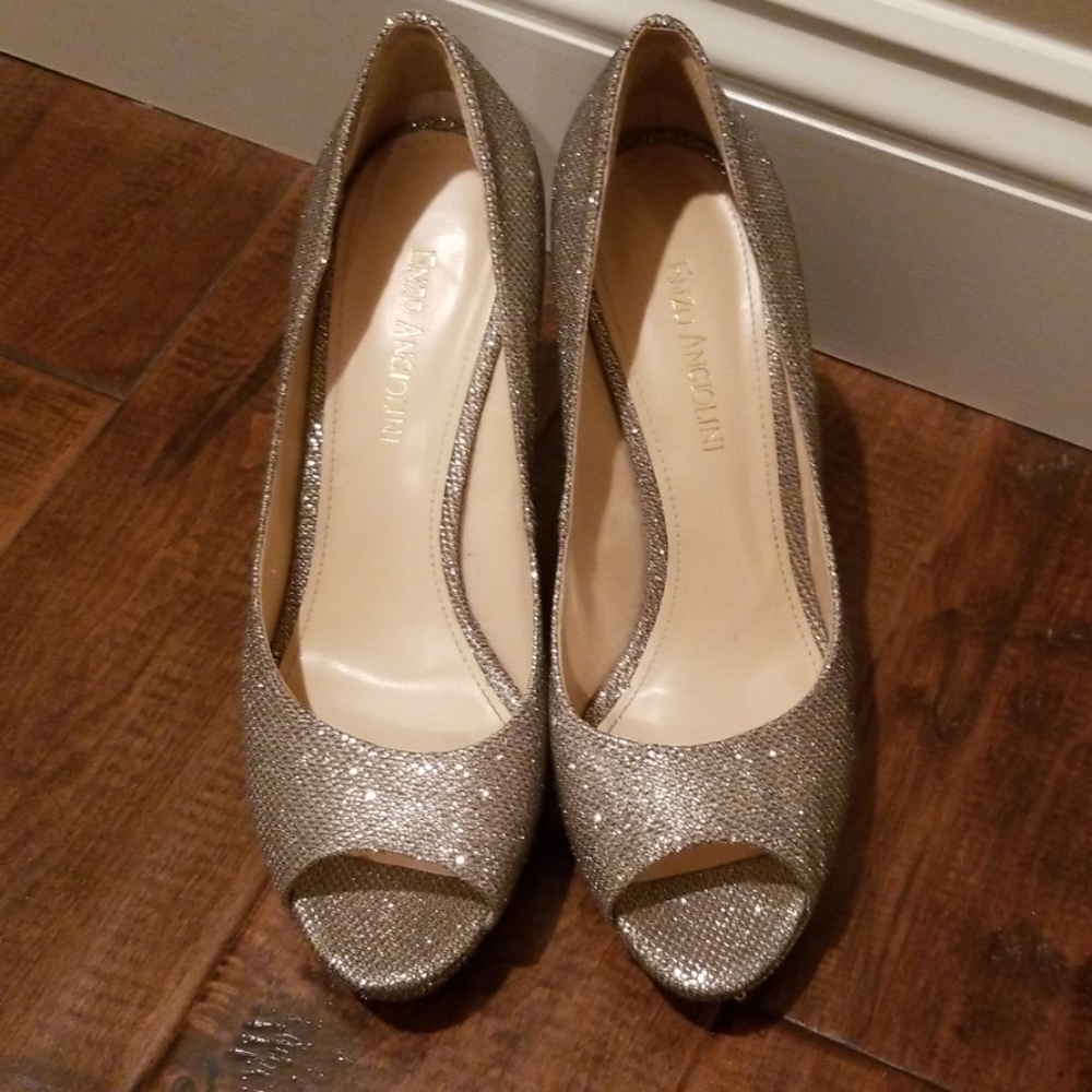 Champagne Metallic glitter peep toe pumps
